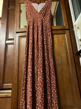 41 Hawthorn Rust Maxi Dress with White Floral Print Summer